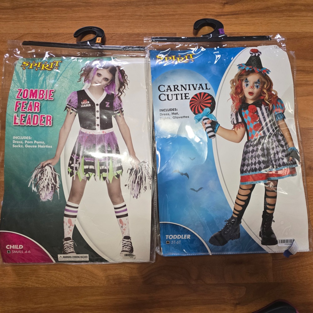 Halloween Costume (2 items)